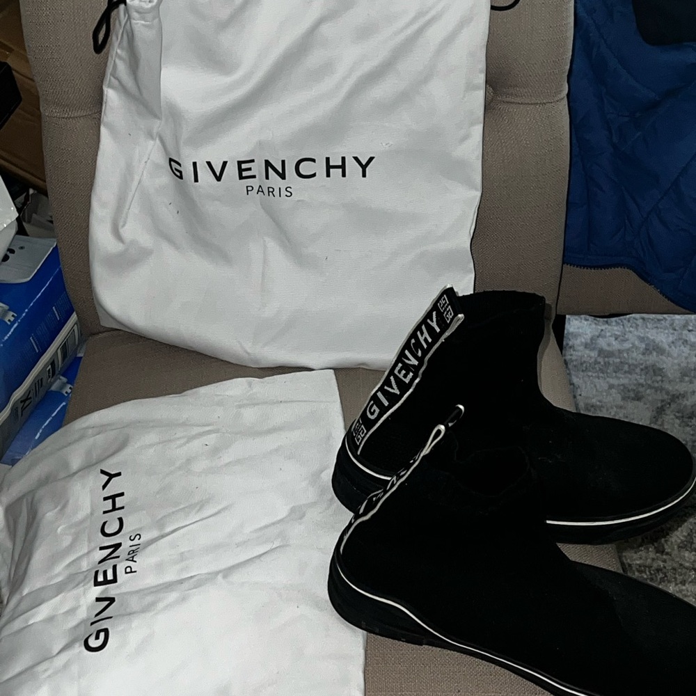 Givenchy Men’s Black Slip-On Sneakers